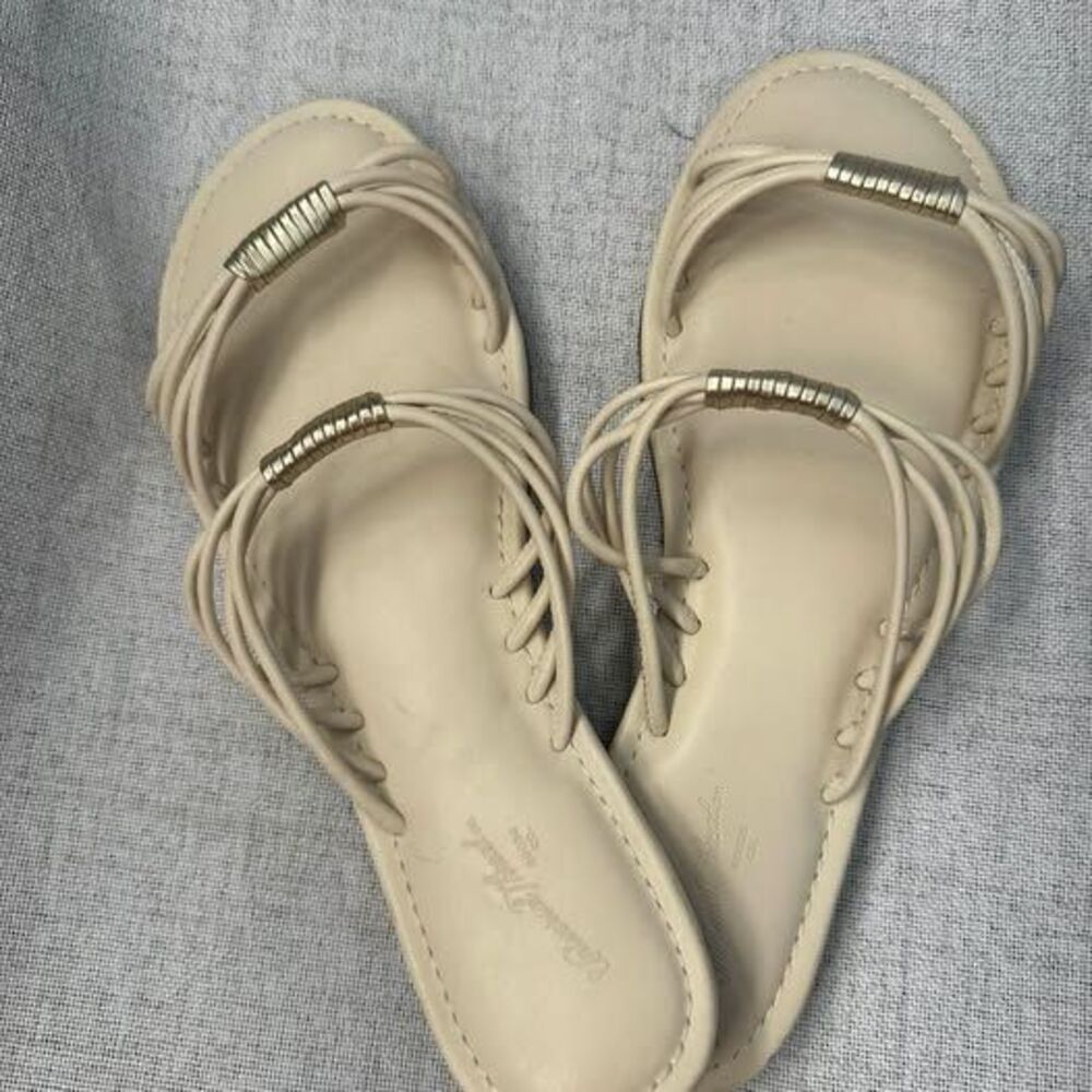 Universal Thread Beige Strappy Slide Sandals with Gold Accents